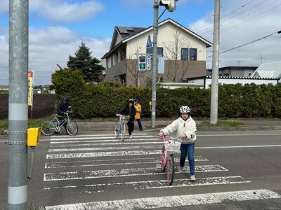 安全な自転車の乗り方、歩行の仕方について学びました（交通安全教室）の画像3