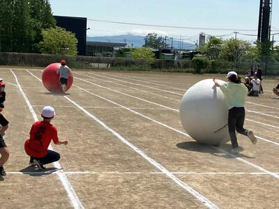 好天に恵まれ、練習の成果を存分に発揮しました！（6月8日・土曜日　運動会）の画像3
