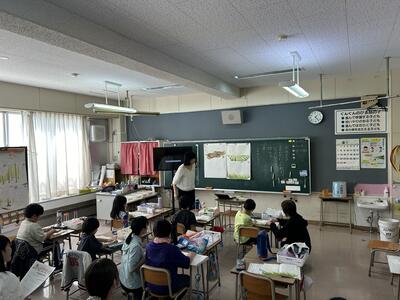 意欲的に学ぶ様子をご覧頂きました（4月26日・金曜日　参観日）の画像4