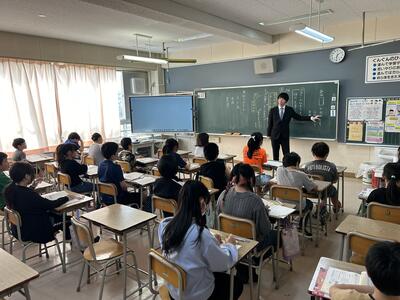 意欲的に学ぶ様子をご覧頂きました（4月26日・金曜日　参観日）の画像9