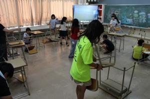 大掃除の様子4年生