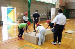 段ボールベッドづくり