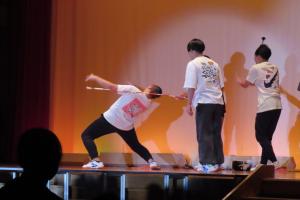 今日、ダンスしにきました。