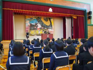学年代表が発表しています
