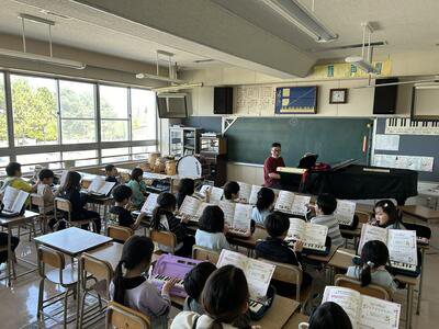 楽しく演奏しよう！（24日・水曜日　3年音楽の授業から）の画像